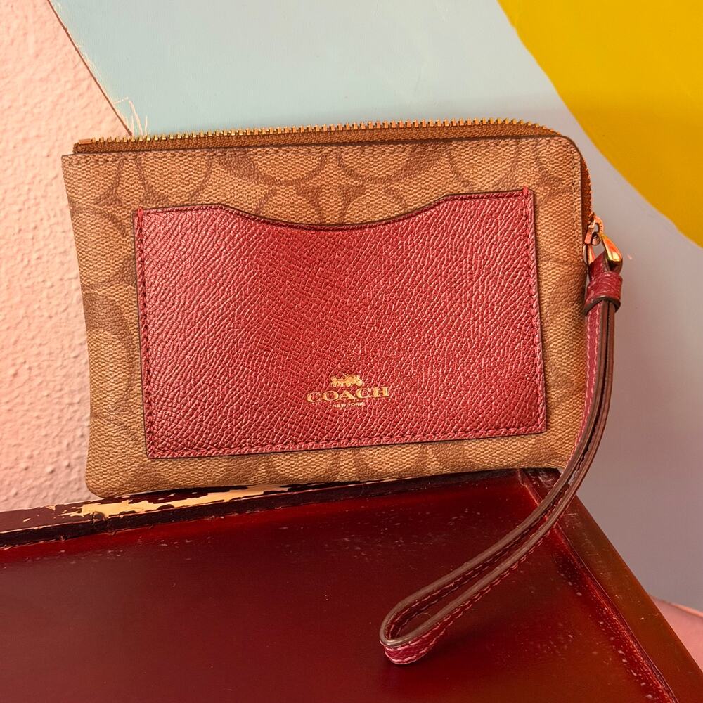 Coach Wristlet Brown and Red